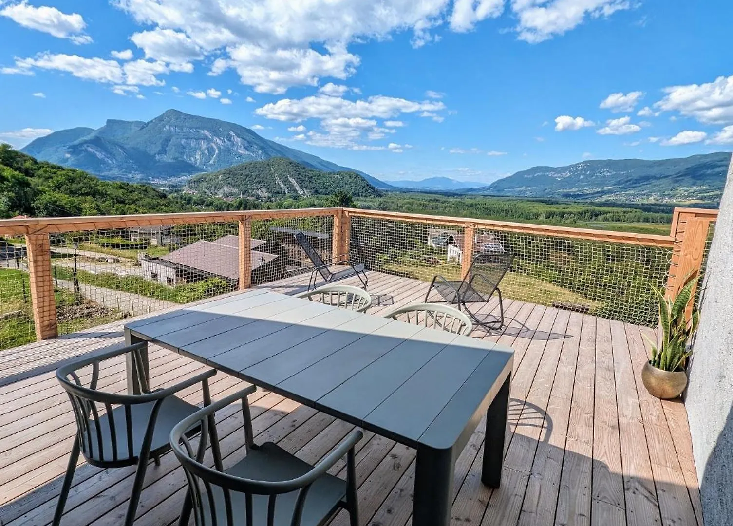 Appartement T3 Neuf Au Calme Avec Vue Sur Les Montagnes à Chanaz